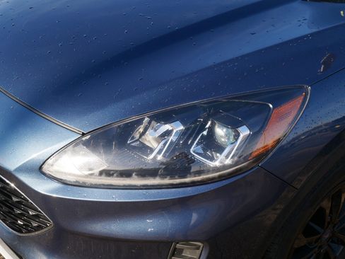 Certified 2020 Ford Escape SE image 16