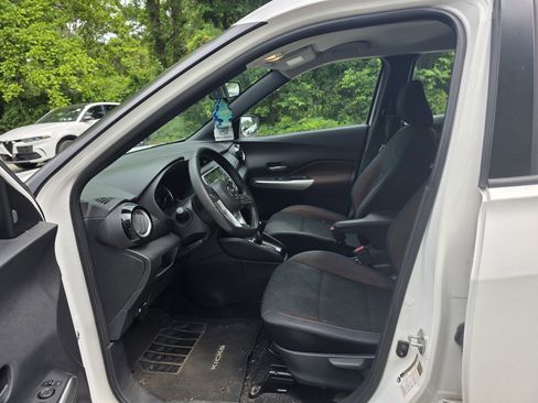 Used 2020 Nissan Kicks SR FWD image 23
