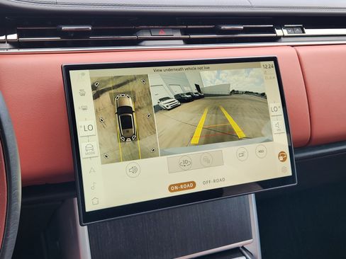 Certified 2025 Land Rover Range Rover SV AWD/4WD image 14