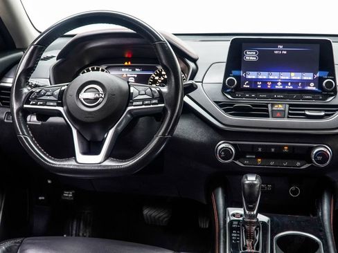 Used 2024 Nissan Altima 2.5 SR FWD image 16