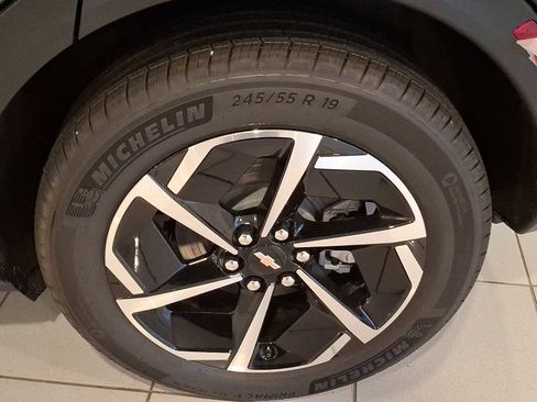 New 2026 Chevrolet Equinox EV LT image 4