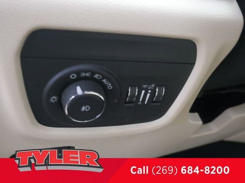 New 2026 Jeep Grand Cherokee Limited w/ Limited Altitude Package AWD/4WD image 22