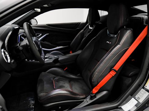 Used 2018 Chevrolet Camaro ZL1 RWD image 34