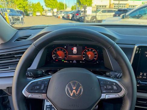 New 2026 Volkswagen Atlas Peak Edition AWD/4WD image 16