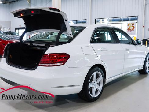 Used 2016 Mercedes-Benz E 350 4MATIC Sedan w/ Premium Package image 21