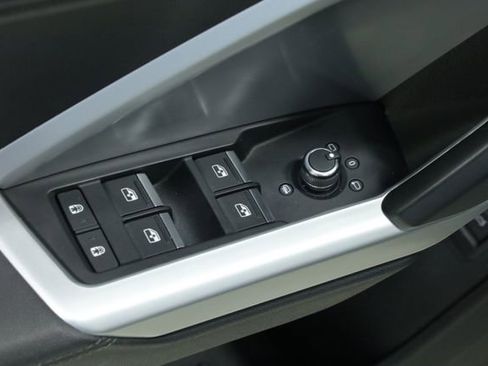 Used 2019 Audi Q3 2.0T Premium Plus image 33