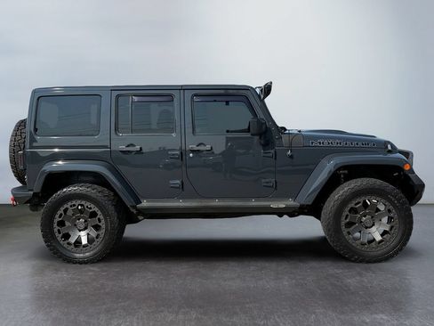 Used 2017 Jeep Wrangler Unlimited Sahara AWD/4WD image 2
