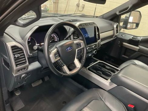 Used 2022 Ford F350 Platinum image 6