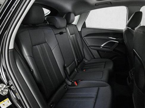 Used 2025 Audi Q5 Premium w/ Convenience Package AWD/4WD image 21