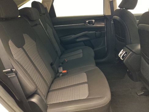 Used 2023 Kia Sorento LX FWD image 19