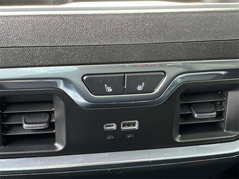 Used 2024 GMC Sierra 2500 SLT w/ SLT Premium Package image 21