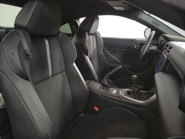 Used 2025 Toyota GR86 Premium w/ Performance Package RWD image 14