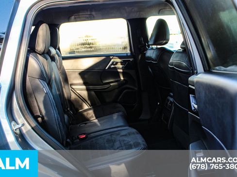 Used 2024 Mitsubishi Outlander SE image 22