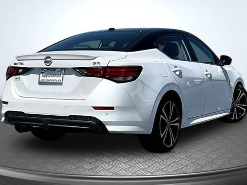 Used 2023 Nissan Sentra SR w/ SR Premium Package FWD image 6