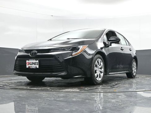 Used 2024 Toyota Corolla LE image 46