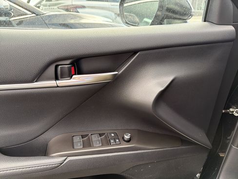 Used 2023 Toyota Camry XLE image 15