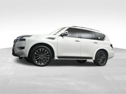 Used 2023 Nissan Armada Platinum w/ Captain's Chairs Package RWD image 11