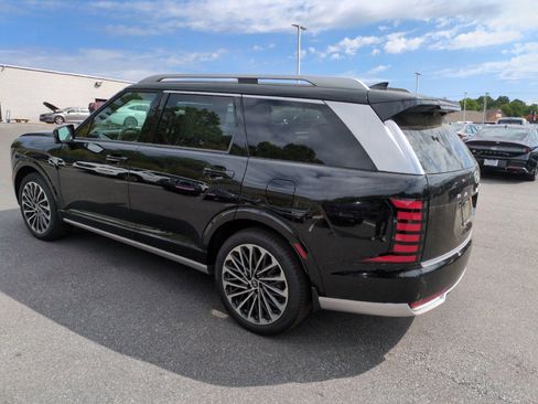 New 2026 Hyundai Palisade Calligraphy FWD image 5