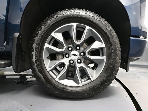 Used 2023 Chevrolet Silverado 1500 RST w/ Max Trailering Package AWD/4WD image 18
