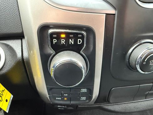 Used 2020 RAM 1500 Classic SLT AWD/4WD image 26