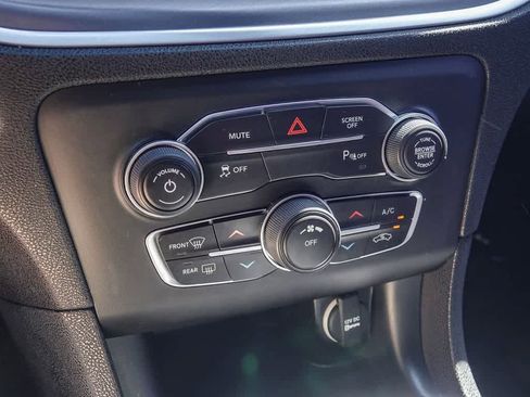 Used 2020 Dodge Charger SXT image 21
