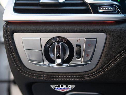 Used 2020 BMW 750i xDrive w/ Executive Package image 40