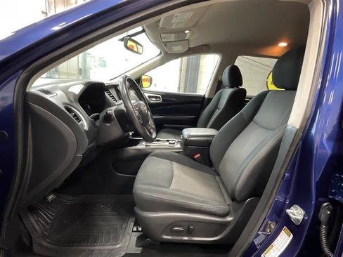 Used 2019 Nissan Pathfinder SV AWD/4WD image 10