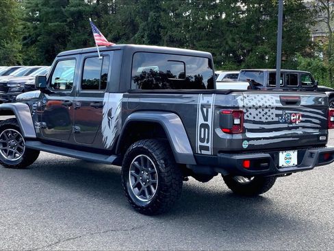 Used 2020 Jeep Gladiator Overland w/ Dual Top Group AWD/4WD image 11