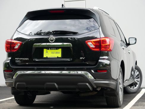 Used 2019 Nissan Pathfinder SV FWD image 4