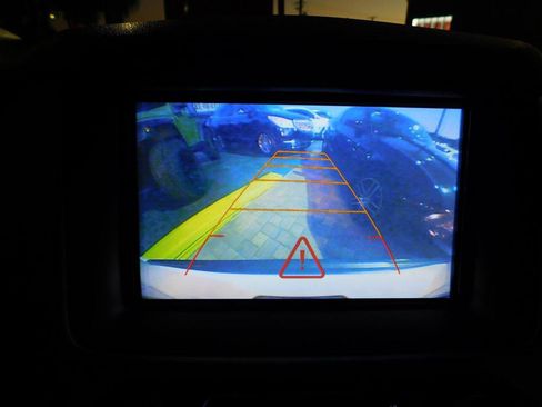 Used 2017 GMC Yukon XL SLT image 17