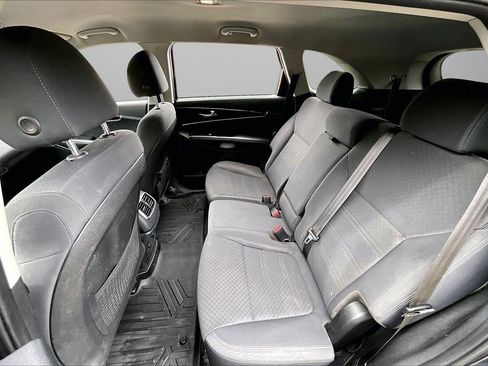 Used 2020 Kia Sorento LX image 21