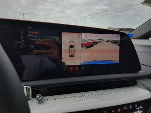 New 2026 Cadillac Optiq Luxury 2 image 26