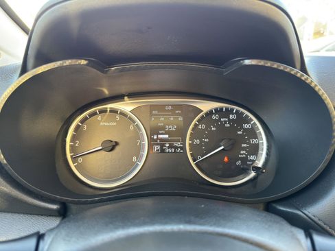 Used 2020 Nissan Versa S image 23