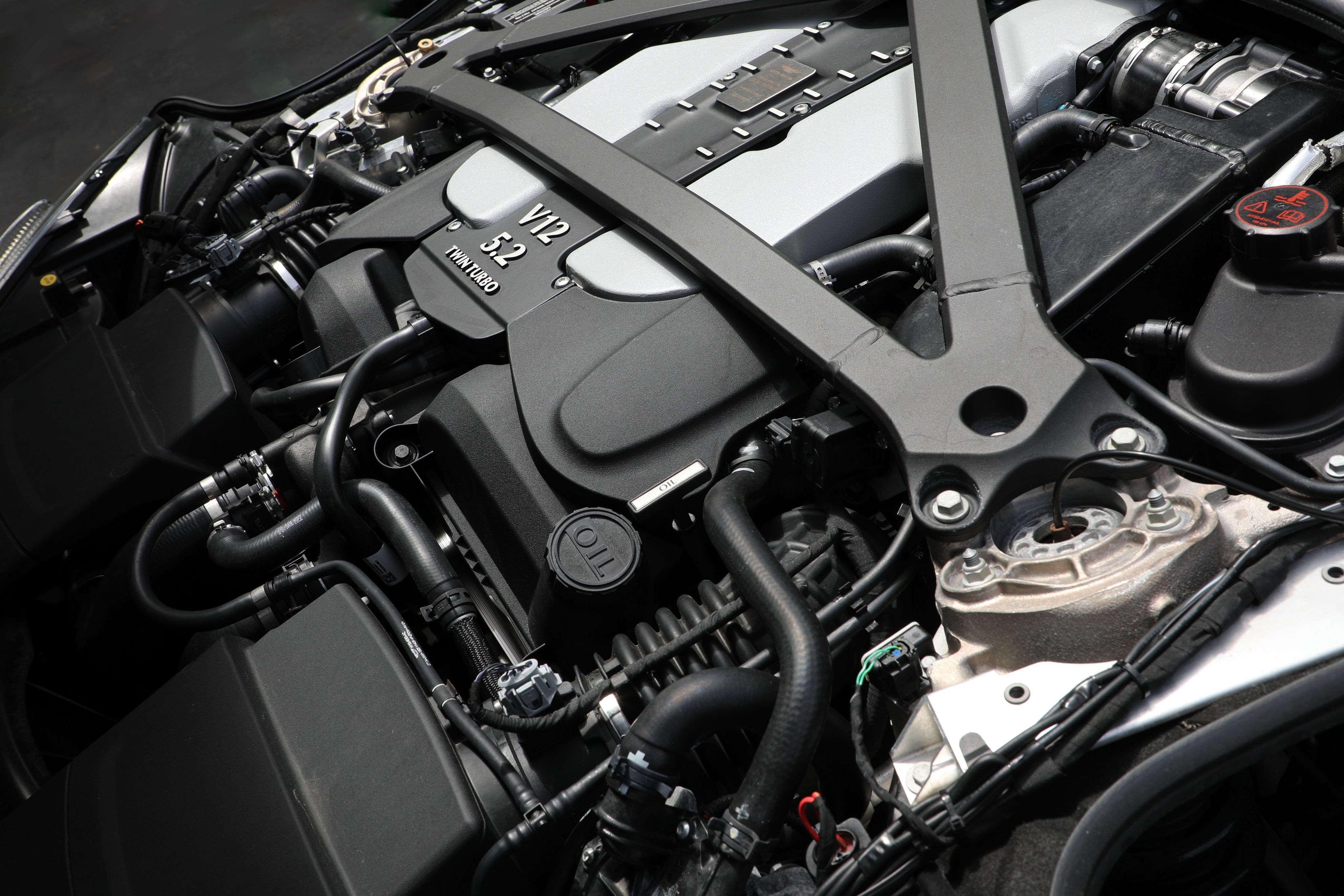 Used 2023 Aston Martin DBS Coupe RWD image 12