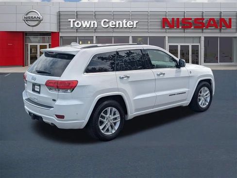 Used 2017 Jeep Grand Cherokee Overland w/ Jeep Active Safety Group AWD/4WD image 7