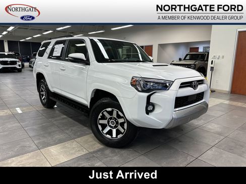 Used 2024 Toyota 4Runner TRD Off-Road Premium image 1