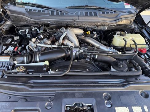 Used 2020 Ford F250 Lariat w/ Tremor Off-Road Package AWD/4WD image 19