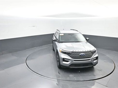 Certified 2023 Ford Explorer XLT w/ Equipment Group 202A image 22