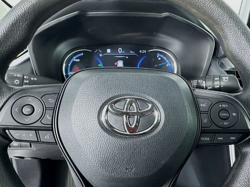 Used 2025 Toyota RAV4 XLE AWD/4WD image 15