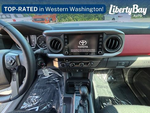 Used 2020 Toyota Tacoma SR5 AWD/4WD image 14