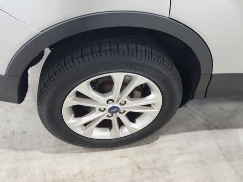 Used 2019 Ford Escape SE image 14