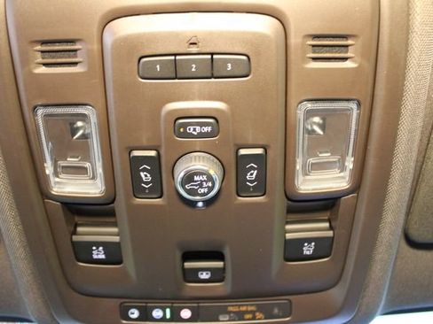 Used 2022 Chevrolet Tahoe LT w/ Luxury Package AWD/4WD image 33