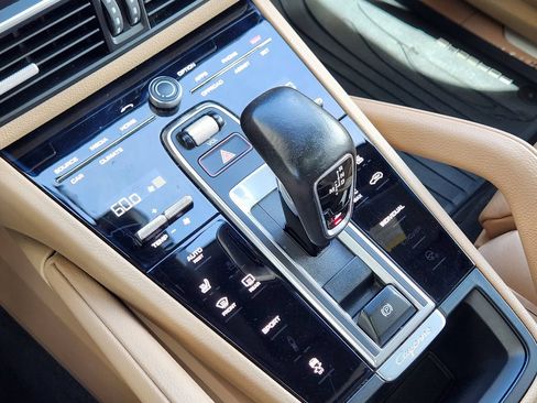 Used 2019 Porsche Cayenne AWD/4WD image 11