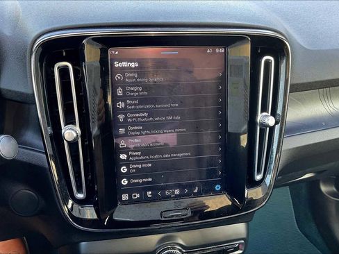 Used 2023 Volvo C40 P8 Recharge Ultimate image 39