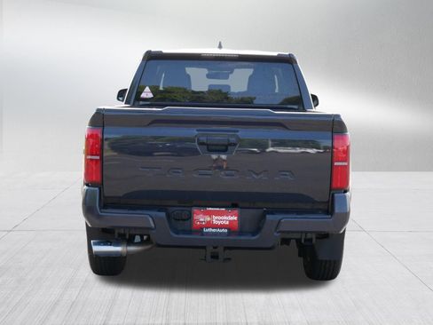Certified 2024 Toyota Tacoma SR5 AWD/4WD image 5