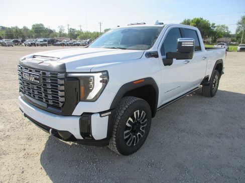 New 2026 GMC Sierra 2500 Denali Ultimate AWD/4WD image 10