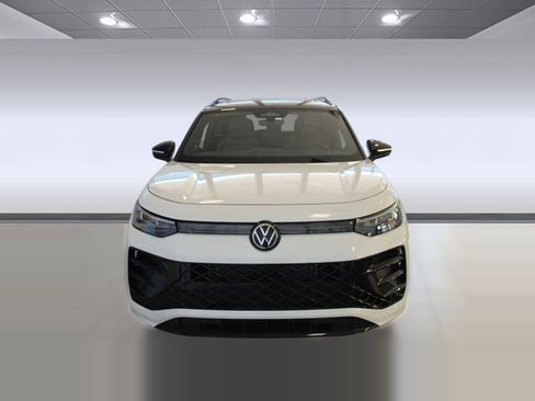 New 2026 Volkswagen Tiguan SE R-Line FWD image 6