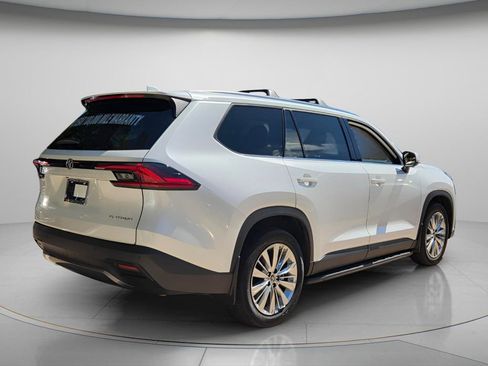Used 2025 Toyota Grand Highlander AWD image 7