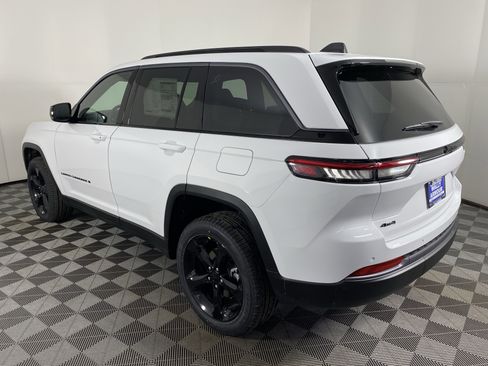 New 2026 Jeep Grand Cherokee Limited image 10