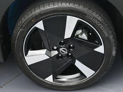 New 2026 Nissan Kicks SR FWD image 6